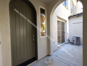 10521 Zenor Ln in San Diego, CA - Building Photo - Building Photo