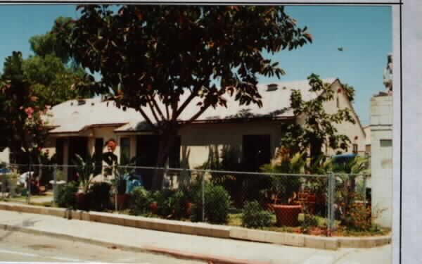 201-209 San Ysidro Blvd in San Ysidro, CA - Building Photo - Building Photo