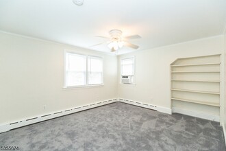 200 Plainfield Rd in Edison, NJ - Building Photo - Building Photo