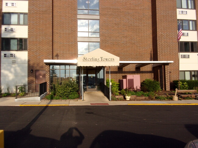 Sterling Towers in Sterling, IL - Building Photo - Building Photo