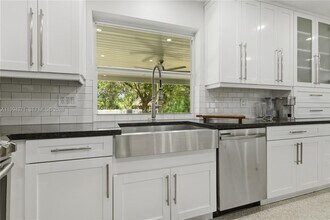9775 SW 140th St in Miami, FL - Building Photo - Building Photo