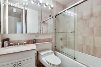 1 Irving Pl, Unit V9D in New York, NY - Building Photo - Building Photo