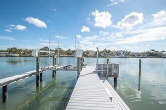 309 Buttonwood Ln in Largo, FL - Building Photo - Building Photo