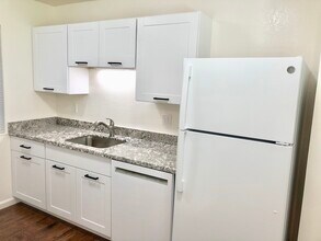 810 Carlita Cir, Unit 810 Carlita Circle Apt. B in Rohnert Park, CA - Building Photo - Building Photo