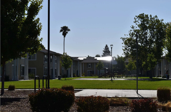 Mutual Housing on the Greenway in Sacramento, CA - Building Photo - Building Photo