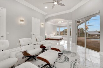 941 Bunker View Dr in Apollo Beach, FL - Foto de edificio - Building Photo