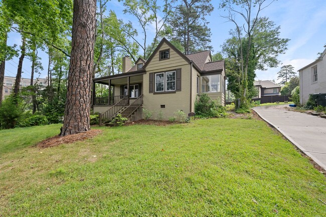 2924 Oberlin Rd in Raleigh, NC - Building Photo - Building Photo