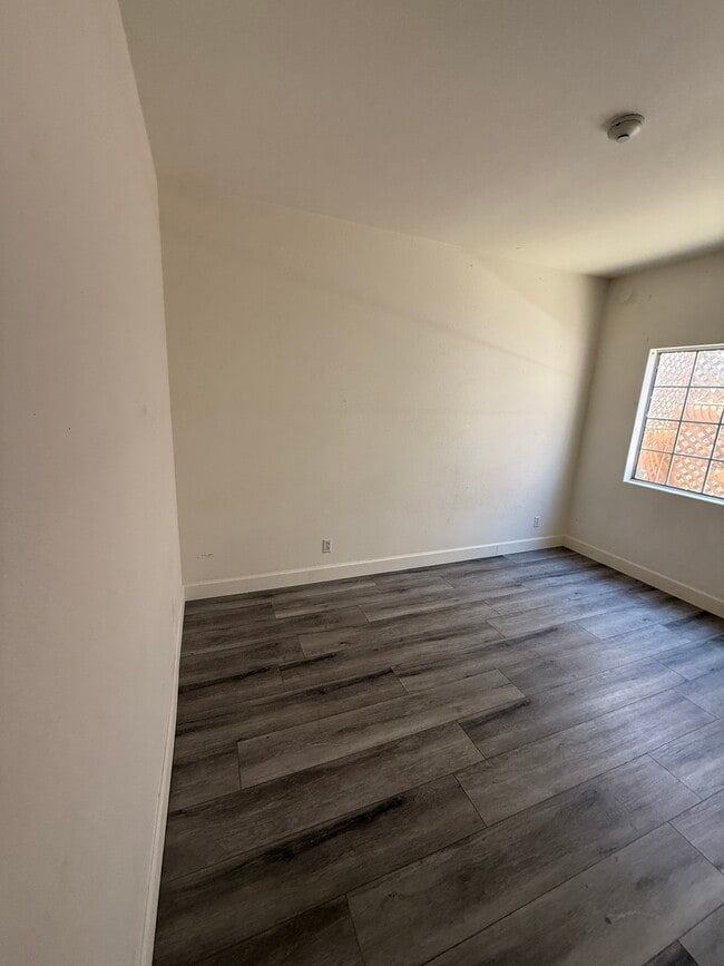 2406 Vanderbilt Ln in Redondo Beach, CA - Building Photo - Building Photo