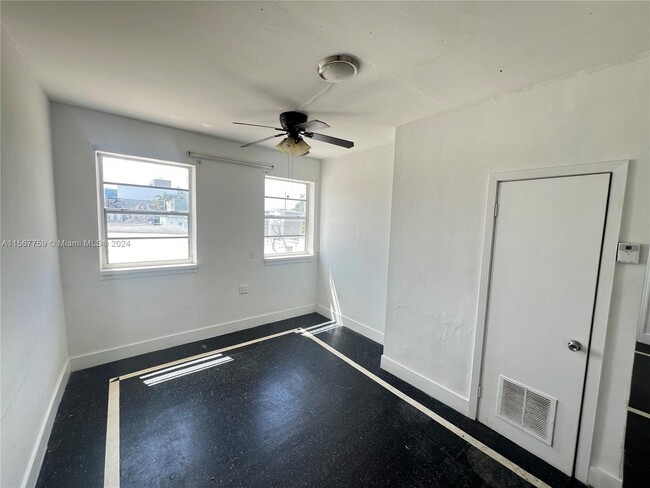 203 NW 36th St, Unit 2 in Miami, FL - Building Photo - Building Photo