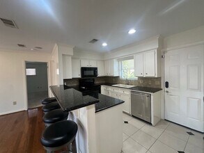 26 Champions Colony W in Houston, TX - Building Photo - Building Photo