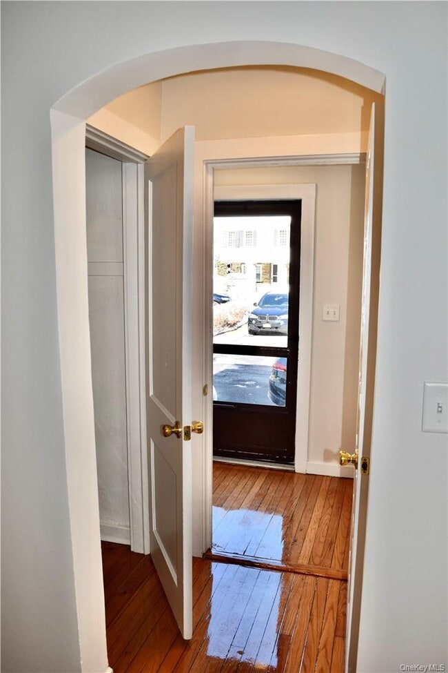 4 Prescott Ave in Bronxville, NY - Building Photo - Building Photo