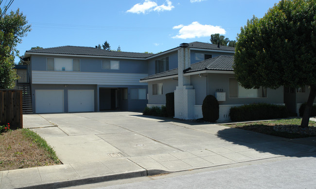 1025 Williams Way in Mountain View, CA - Building Photo - Building Photo