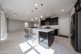 3813 E Branham Ln in Phoenix, AZ - Building Photo
