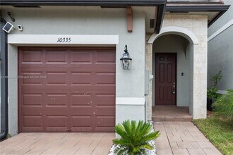 10335 W 34th Ct in Hialeah, FL - Building Photo - Building Photo