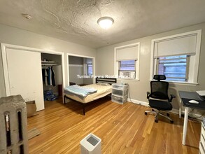 845 Beacon St, Unit 53 in Boston, MA - Building Photo - Building Photo