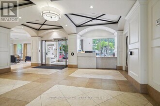 5229-5229 Dundas St W in Toronto, ON - Building Photo - Building Photo