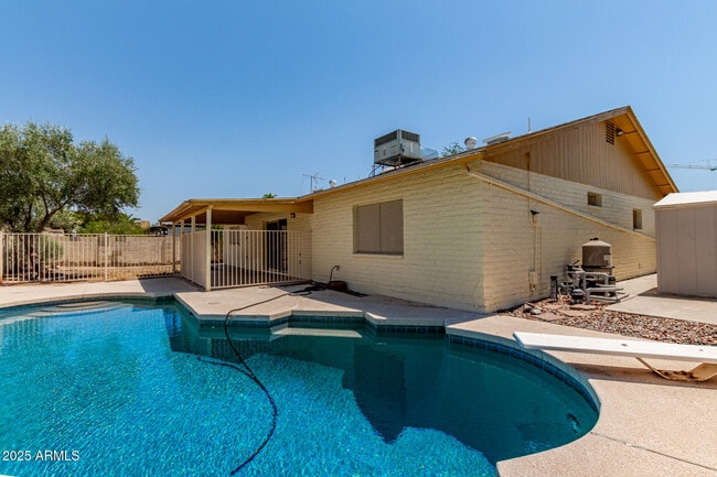 5528 W Calavar Rd in Glendale, AZ - Building Photo - Building Photo