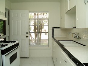 3206 Tom Green St in Austin, TX - Foto de edificio - Building Photo