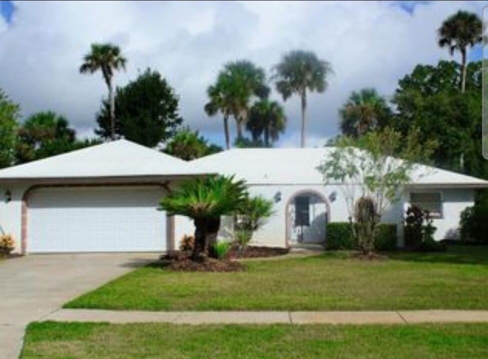 601 Touchstone Cir in Port Orange, FL - Building Photo