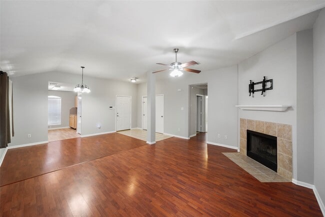 10807 Twin Circles Dr