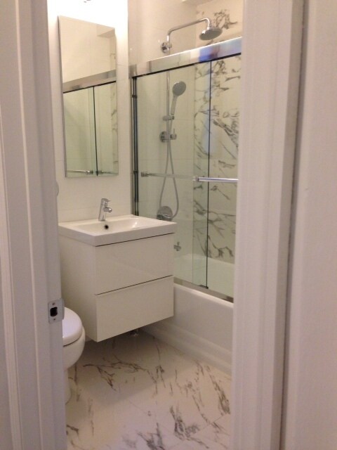 208 E 28th St, Unit 3D in New York, NY - Foto de edificio - Building Photo