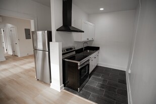 1388 W 83rd St, Unit 413 in Cleveland, OH - Building Photo