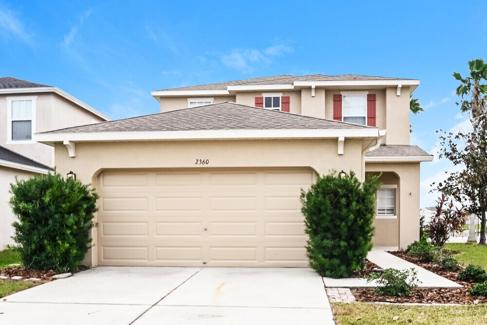 2360 Richwood Pike Dr in Ruskin, FL - Building Photo