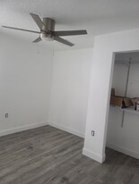 1902 Holloman Rd in Plant City, FL - Building Photo