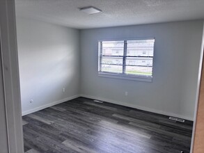 4 Bonne Terre Ct in Collinsville, IL - Building Photo - Building Photo