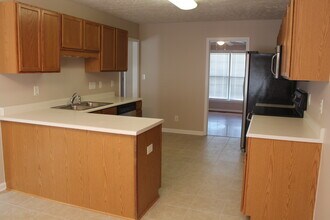 515 Pickington Cir in Fayetteville, NC - Building Photo - Building Photo