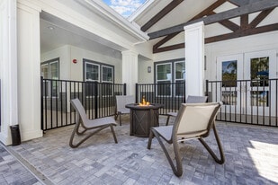 New Tampa Palms in Tampa, FL - Building Photo