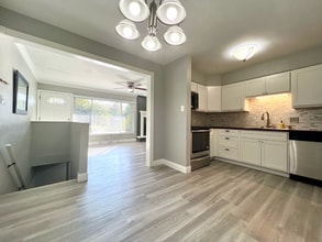 210 E Madison St in O'Fallon, IL - Building Photo - Building Photo