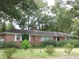 7701 W Jackson St in Pensacola, FL - Building Photo