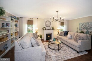 206 Pleasants Dr in Fredericksburg, VA - Building Photo