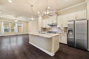 11829 Terraza Cir in Austin, TX - Building Photo