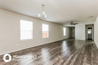 7843 Nopalitos Cv in San Antonio, TX - Foto de edificio - Building Photo