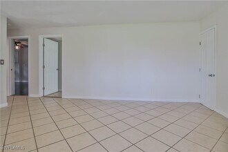 18218 Poplar Rd in Ft. Myers, FL - Building Photo - Building Photo