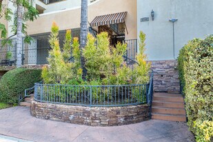 5264 Satsuma Ave in North Hollywood, CA - Building Photo