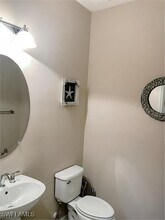 8471 Olinda Way in Ft. Myers, FL - Foto de edificio - Building Photo