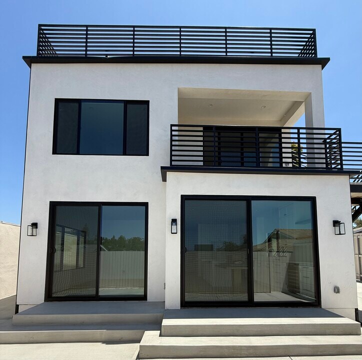615 Manchester Terrace, Unit 615 Manchester Terrace #2 in Inglewood, CA - Foto de edificio