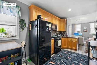 60-27 55th St in Queens, NY - Building Photo - Building Photo