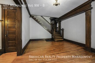 407 Milwaukee Ave NW in Grand Rapids, MI - Building Photo - Building Photo