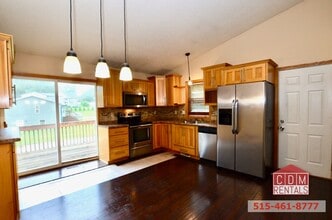 5804 SW 4th St in Des Moines, IA - Building Photo - Building Photo