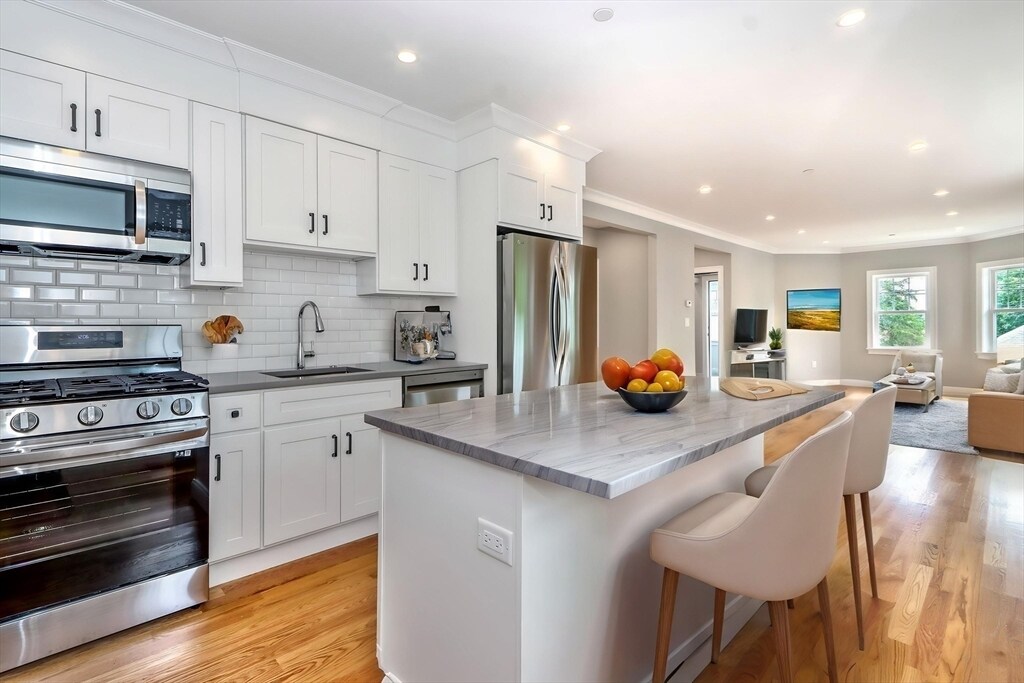 60 Johnswood Rd in Boston, MA - Building Photo