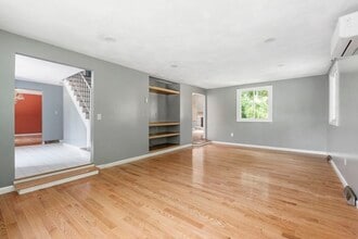 6 Tiot St in Sharon, MA - Building Photo - Building Photo