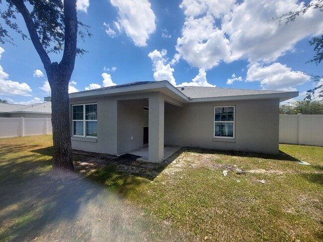 8937 SE Hwy 42 in Summerfield, FL - Building Photo - Building Photo