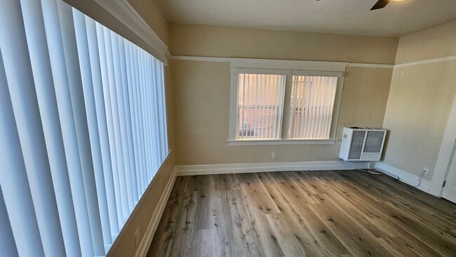 1330 W 11th St, Unit 2 in Los Angeles, CA - Building Photo - Building Photo