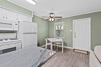 601 W College St in Grapevine, TX - Building Photo - Building Photo