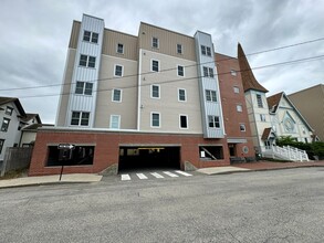 16 Cutts Ave. in Austin, TX - Foto de edificio - Building Photo