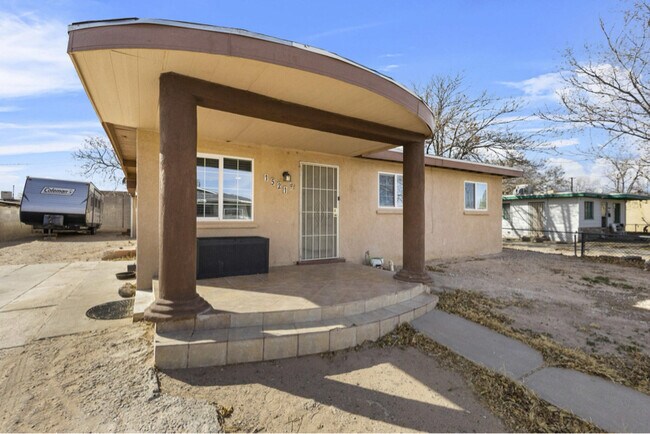 1521 55th St NW in Albuquerque, NM - Building Photo - Building Photo